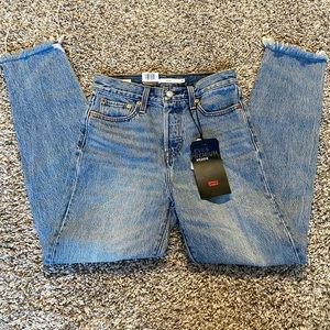 NWT Levi’s Platinum Wedgie Jeans size 25